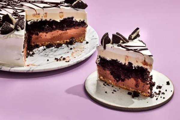 You are currently viewing Ice Cream Cakev – Creamy Texture, Delightful Flavours & Irresistible Sweetness