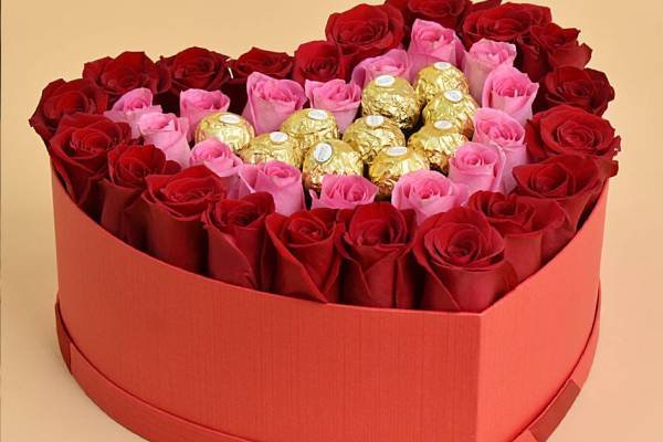 You are currently viewing Valentine’s Chocolate Bouquet by RAASS Foods, Ahmedabad